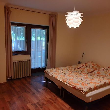 Gyopár Gyöngye Apartmanház Orosháza Esterno foto
