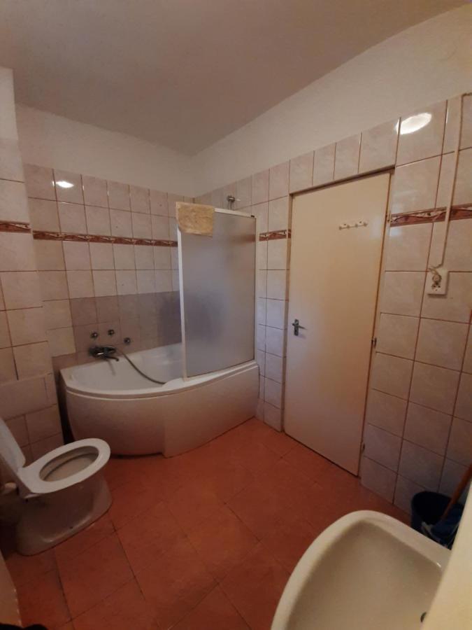 Gyopár Gyöngye Apartmanház Orosháza Esterno foto
