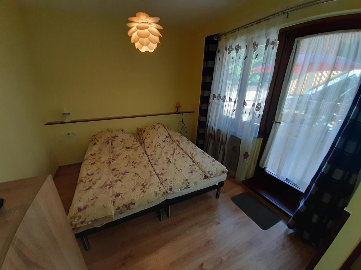 Gyopár Gyöngye Apartmanház Orosháza Esterno foto