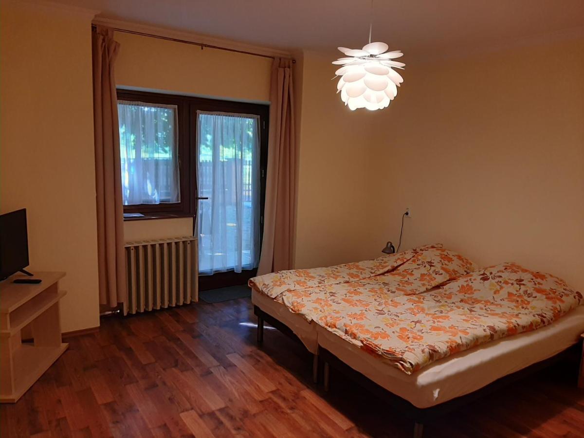 Gyopár Gyöngye Apartmanház Orosháza Esterno foto