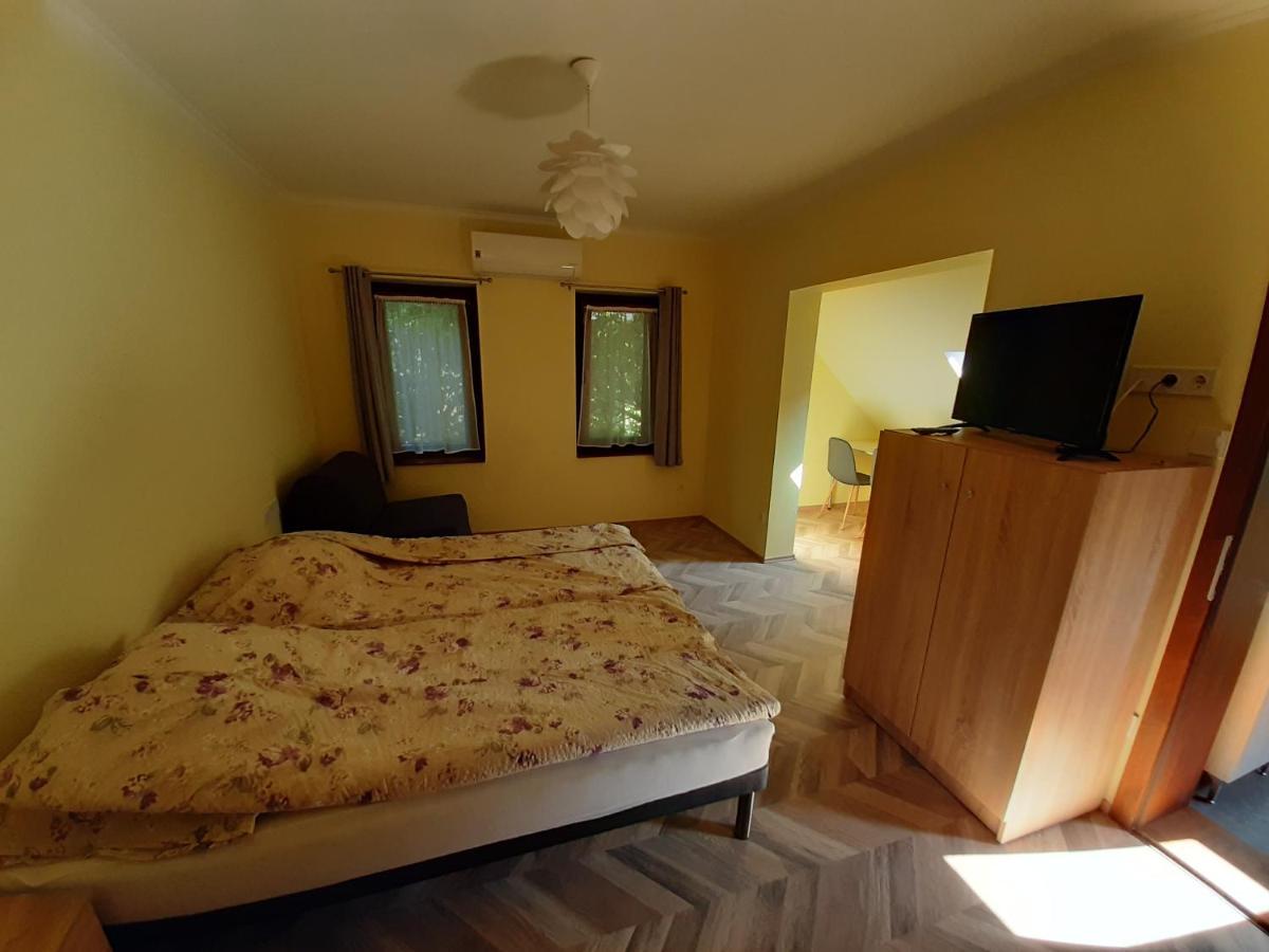 Gyopár Gyöngye Apartmanház Orosháza Esterno foto