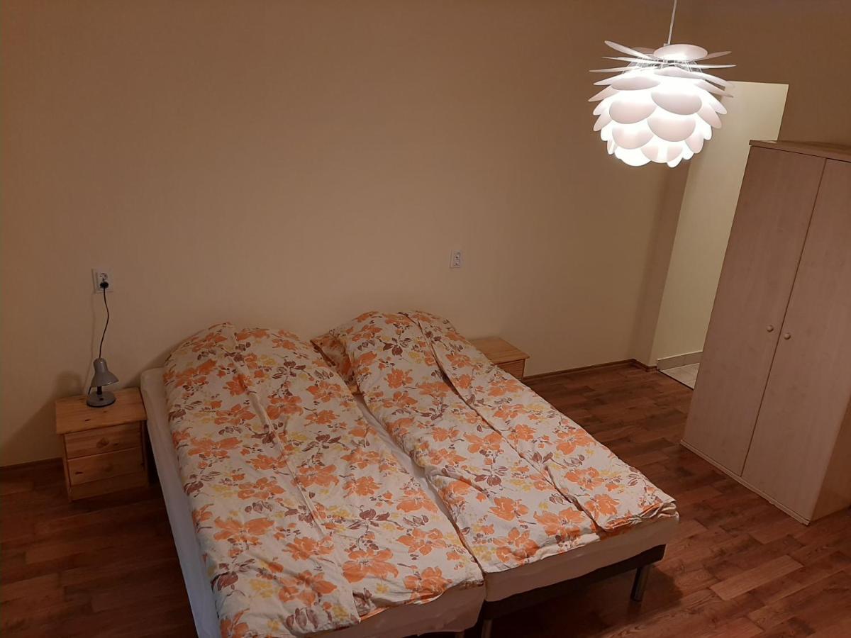 Gyopár Gyöngye Apartmanház Orosháza Esterno foto