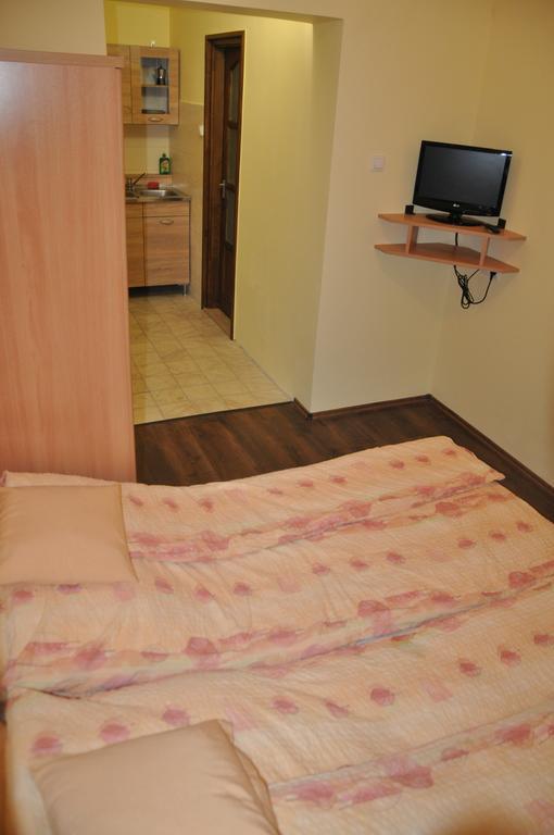 Gyopár Gyöngye Apartmanház Orosháza Esterno foto